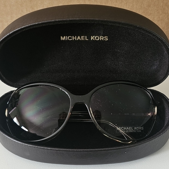 New MICHAEL KORS-Helena Sunglasses M27855/333 With Case Never Used - Picture 1 of 9